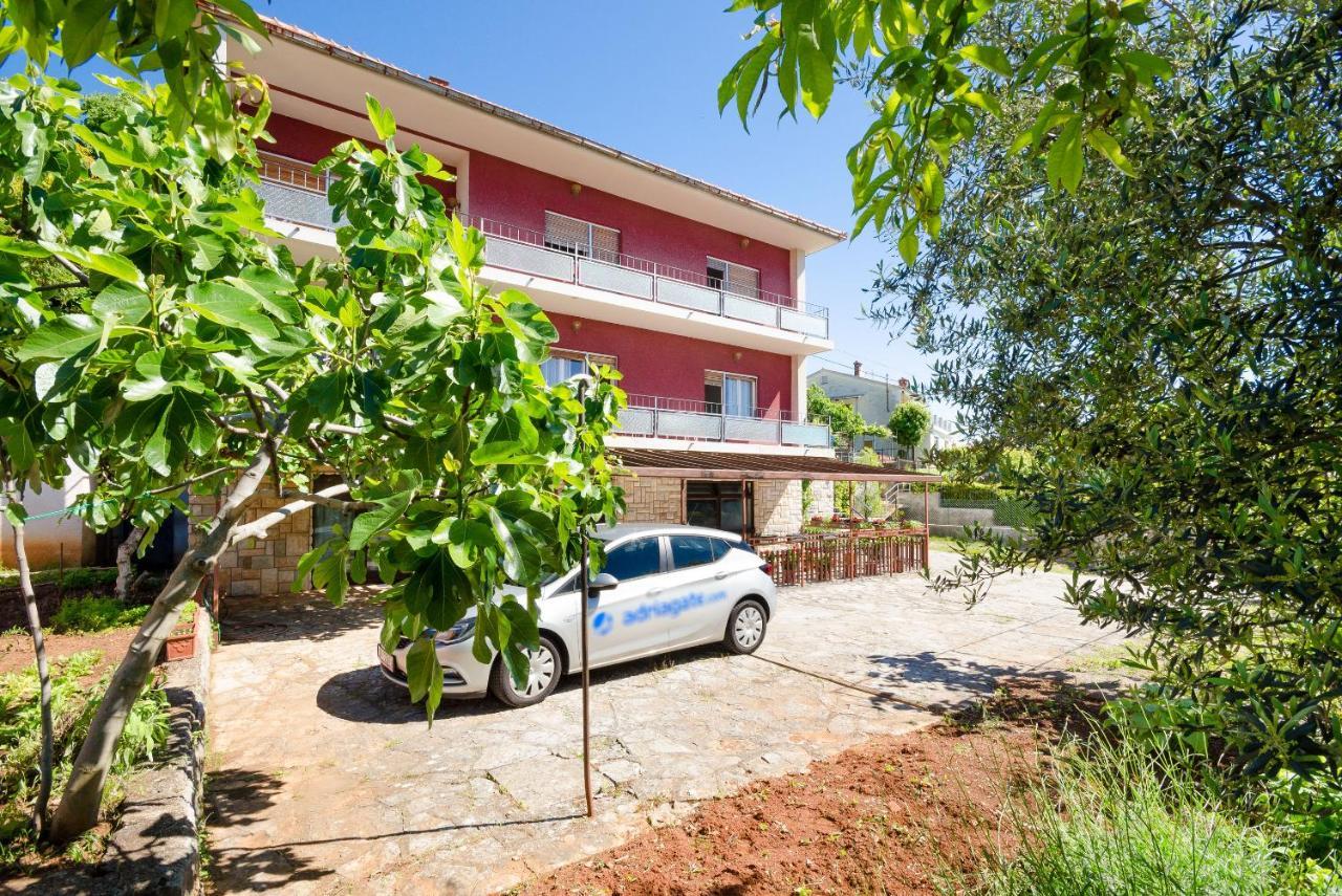 Apartments Mladen Jelica อิตชิชี ภายนอก รูปภาพ